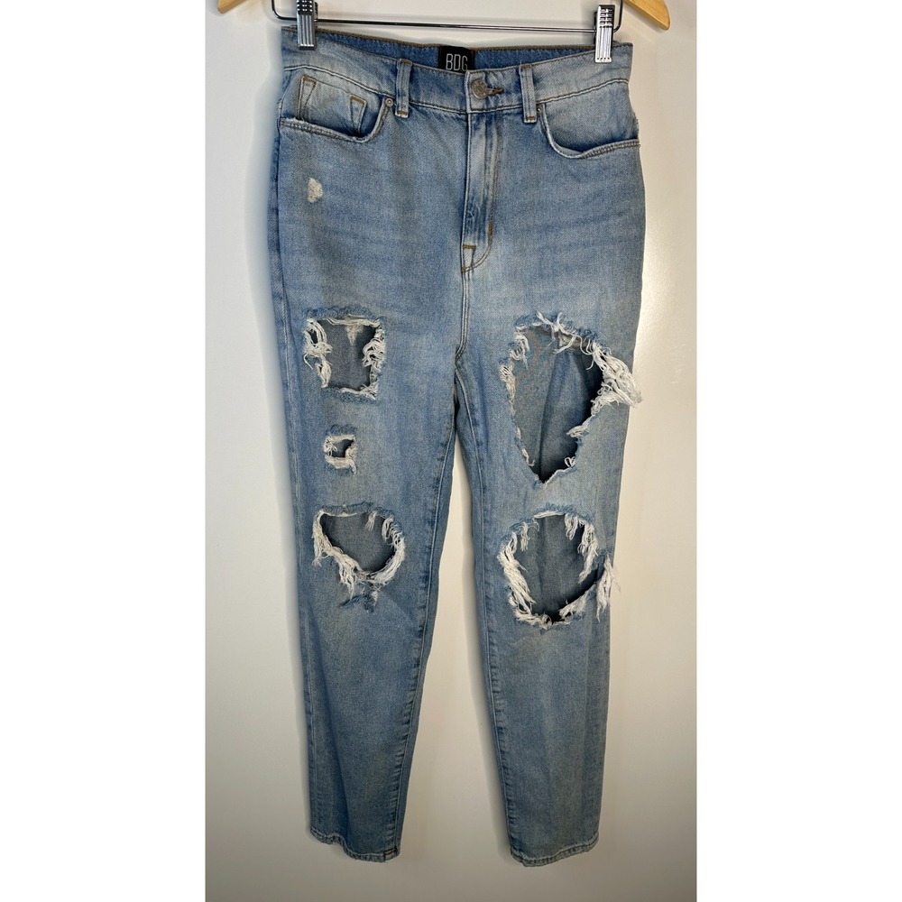 BDG Urban Outfitters High Waisted Destroyed Mom Jeans Light Wash Blue Denim 26 - Picture 3 of 15